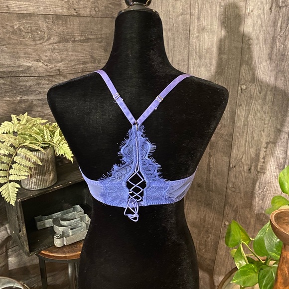 NWOT Honey Punch Periwinkle Front Closure Bra. Size L - Picture 2 of 2